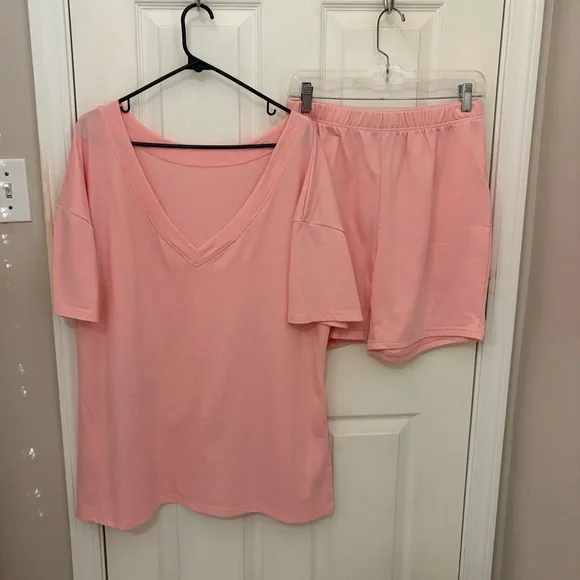 Ekouaer (Amazon) Oversized Tee and Biker Shorts Loungewear Set in Orange Pink - Picture 8 of 13